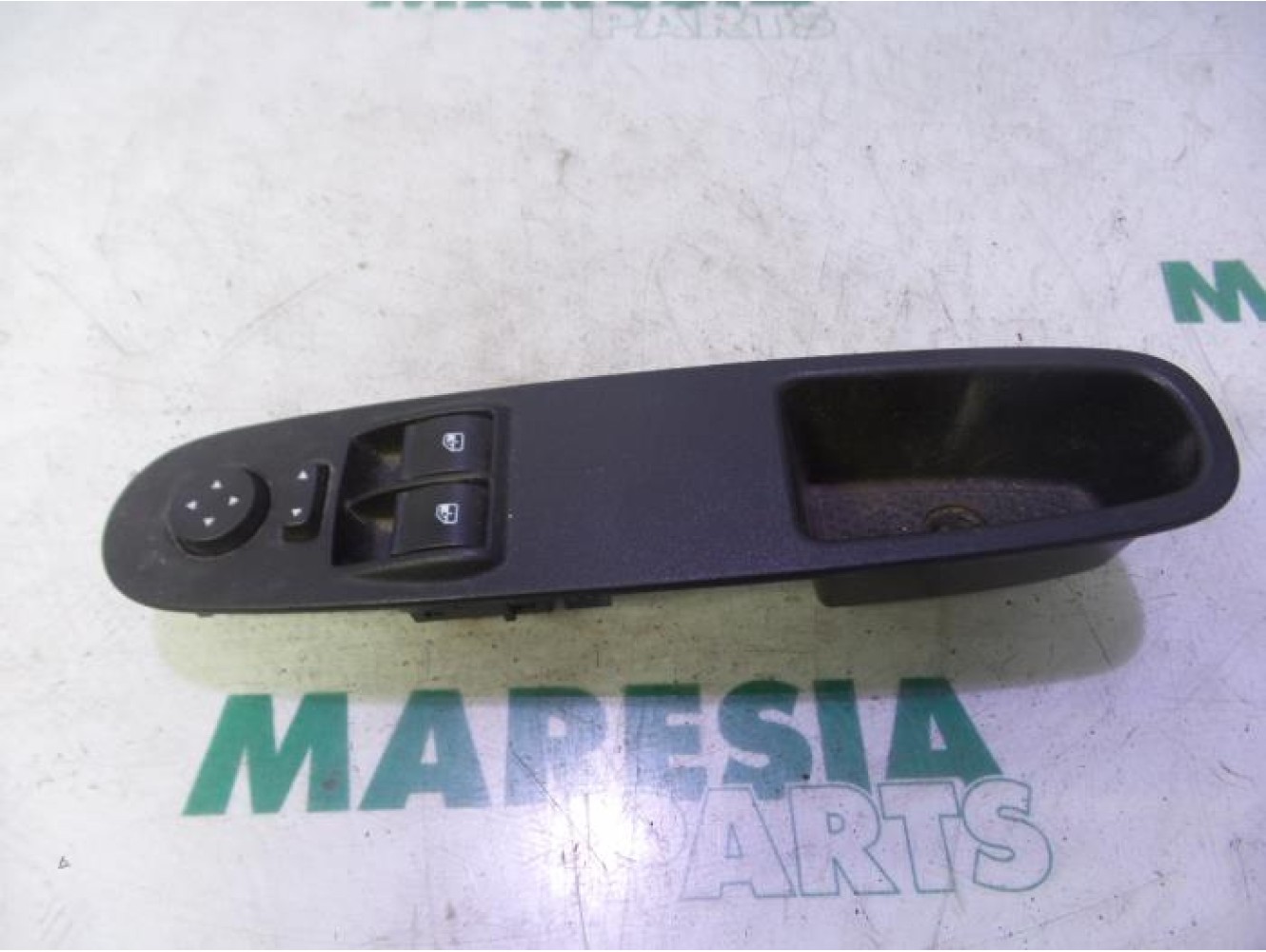 Fiat - Punto - Multi-functional window switch