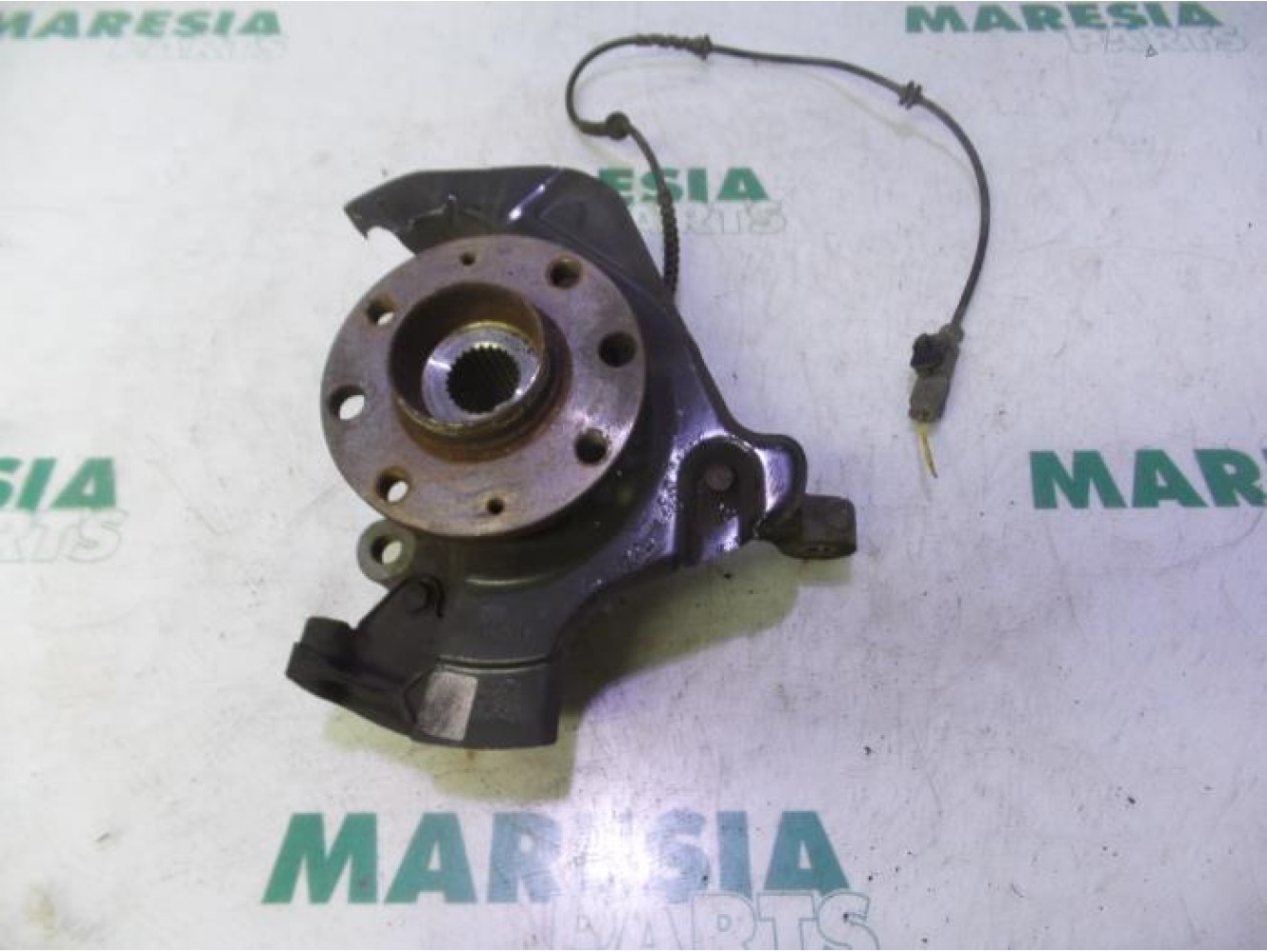 Fiat - Punto - Fusee links-voor