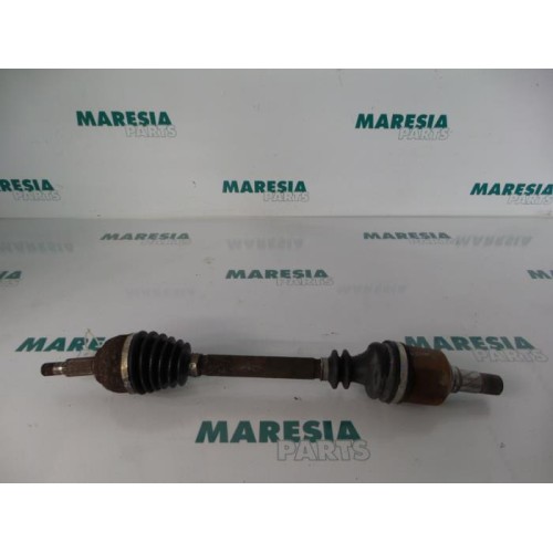 Renault - Megane Scenic - Aandrijfas links-voor