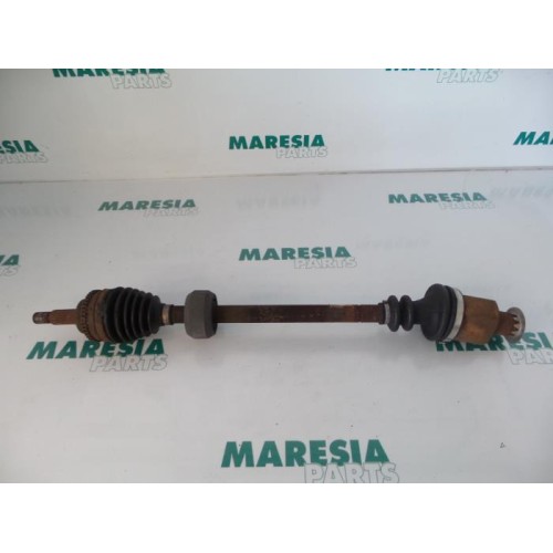 Renault - Megane Scenic - Front drive shaft, right