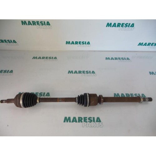 Renault - Megane Scenic - Front drive shaft, right