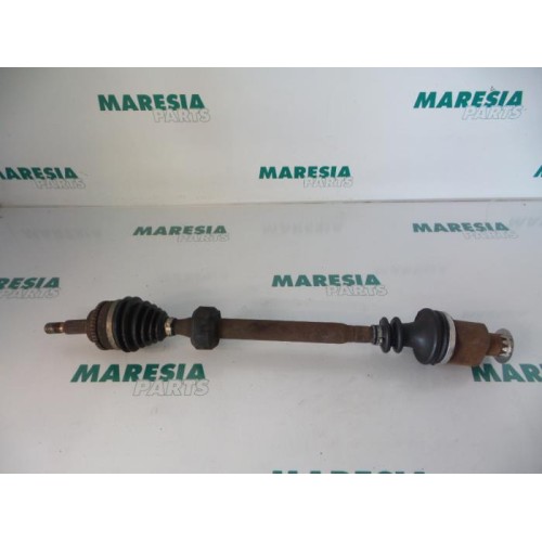 Renault - Megane Scenic - Front drive shaft, right