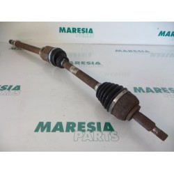 Renault - Megane Scenic - Front drive shaft, right