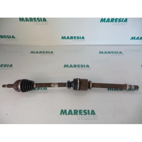 Renault - Megane Scenic - Front drive shaft, right