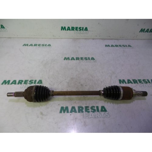 Renault - Clio - Front drive shaft, left