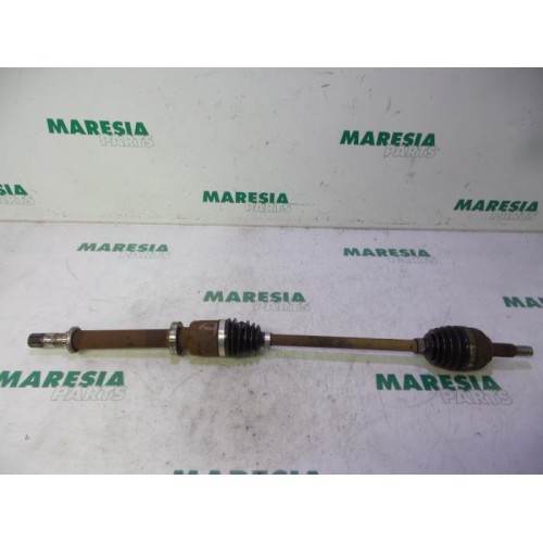 Renault - Clio - Front drive shaft, right