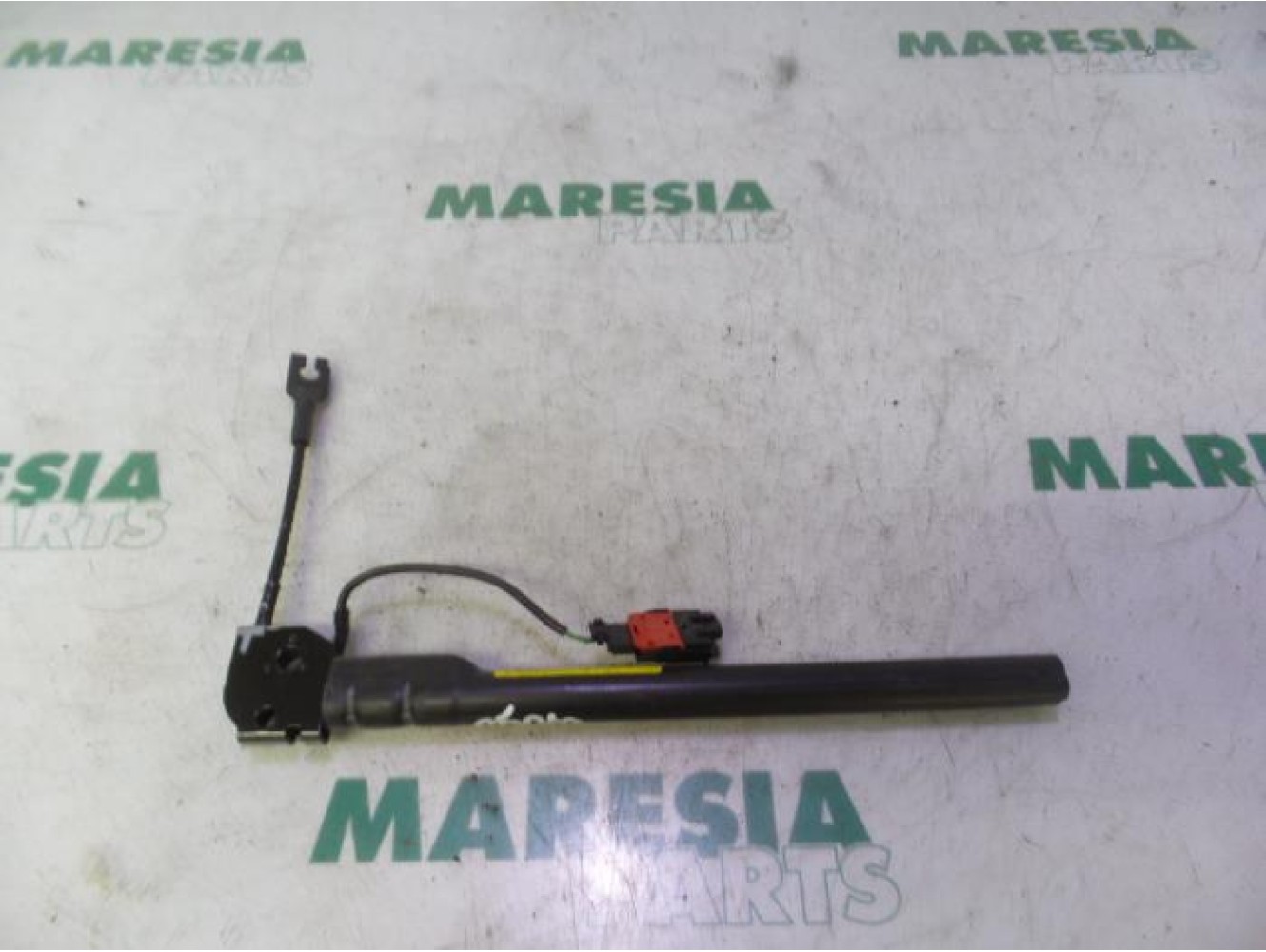 Renault - Clio - Gordelspanner links