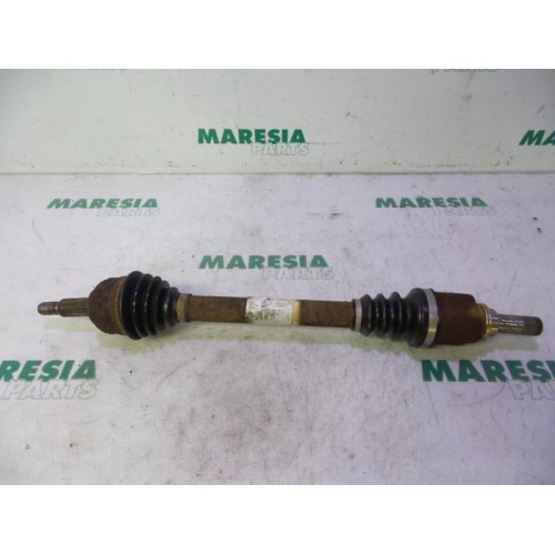 Renault - Megane Scenic - Front drive shaft, left