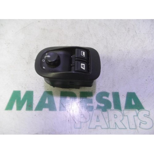 Peugeot - 206 - Multi-functional window switch