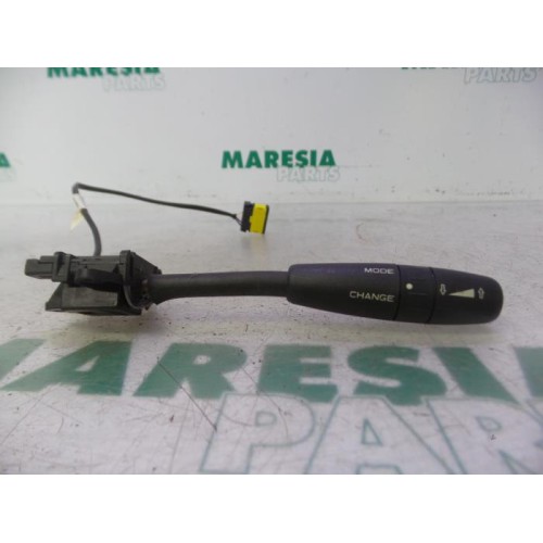 Peugeot - 206 - Steering wheel mounted radio control