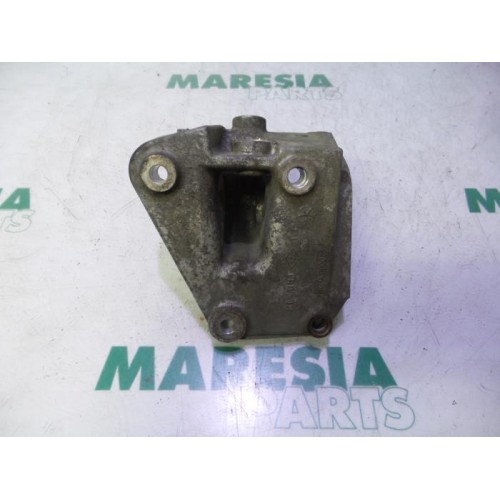 Renault - Espace - Engine mount