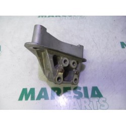 Citroen - C5 - Engine mount