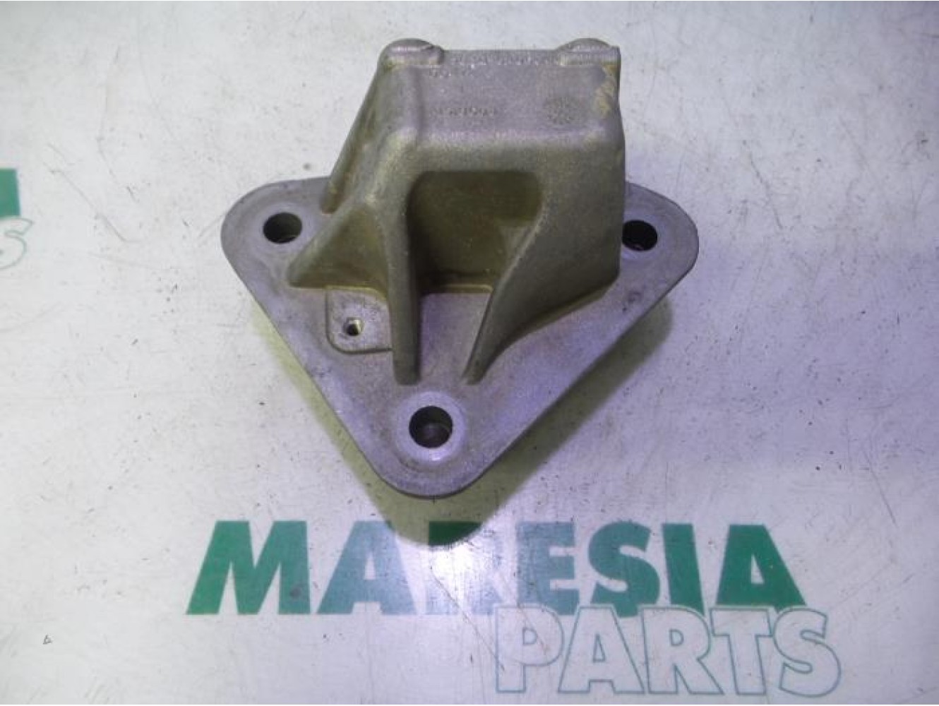 Citroen - C5 - Engine mount