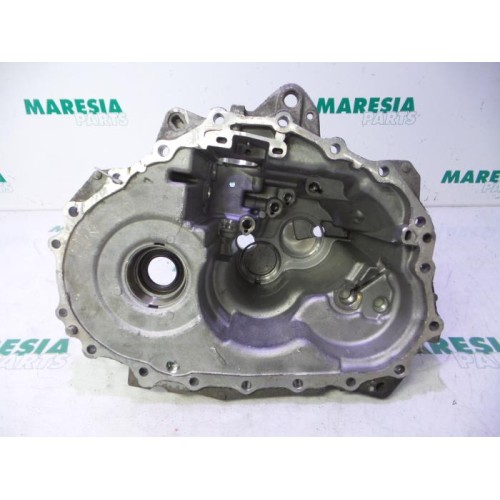 Renault - Megane Scenic - Gearbox casing