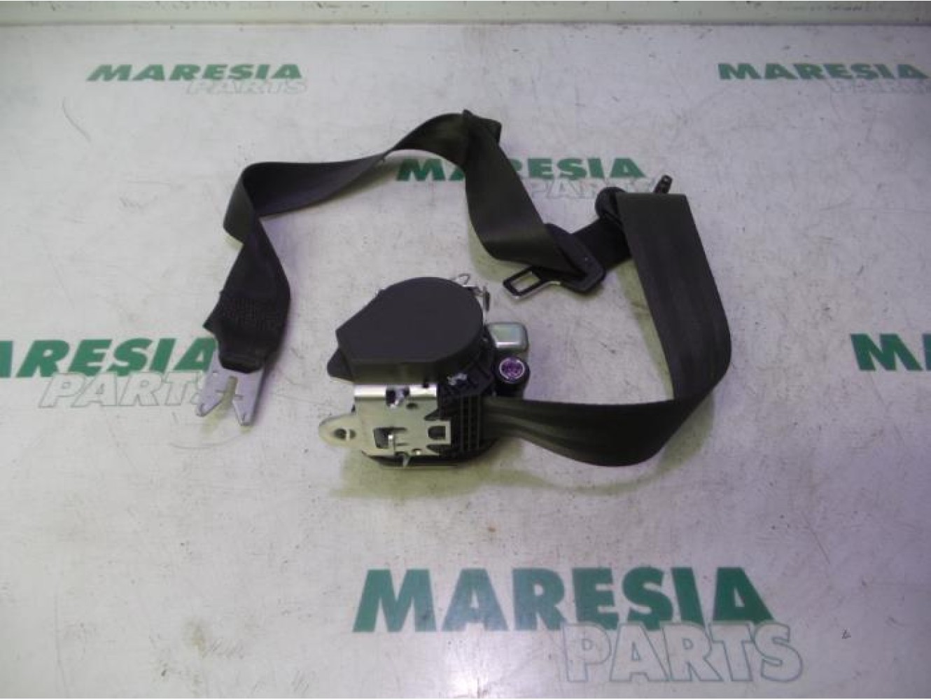 Fiat - Punto - Front seatbelt, left