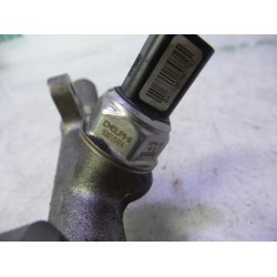 Renault - Clio - Fuel injector nozzle