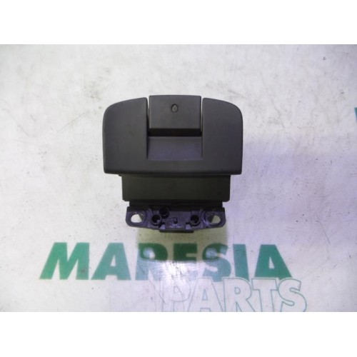Renault - Espace - Parking brake switch