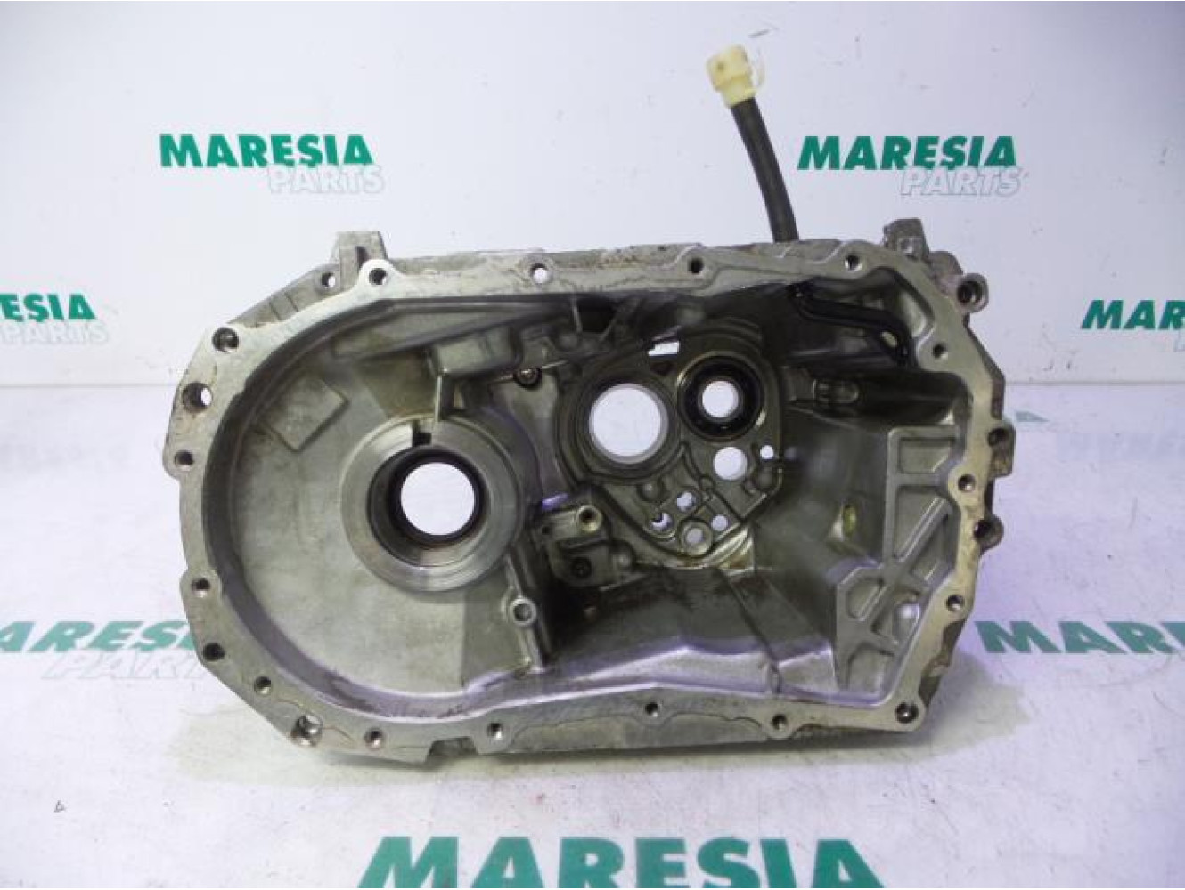 Renault - Megane Scenic - Gearbox casing