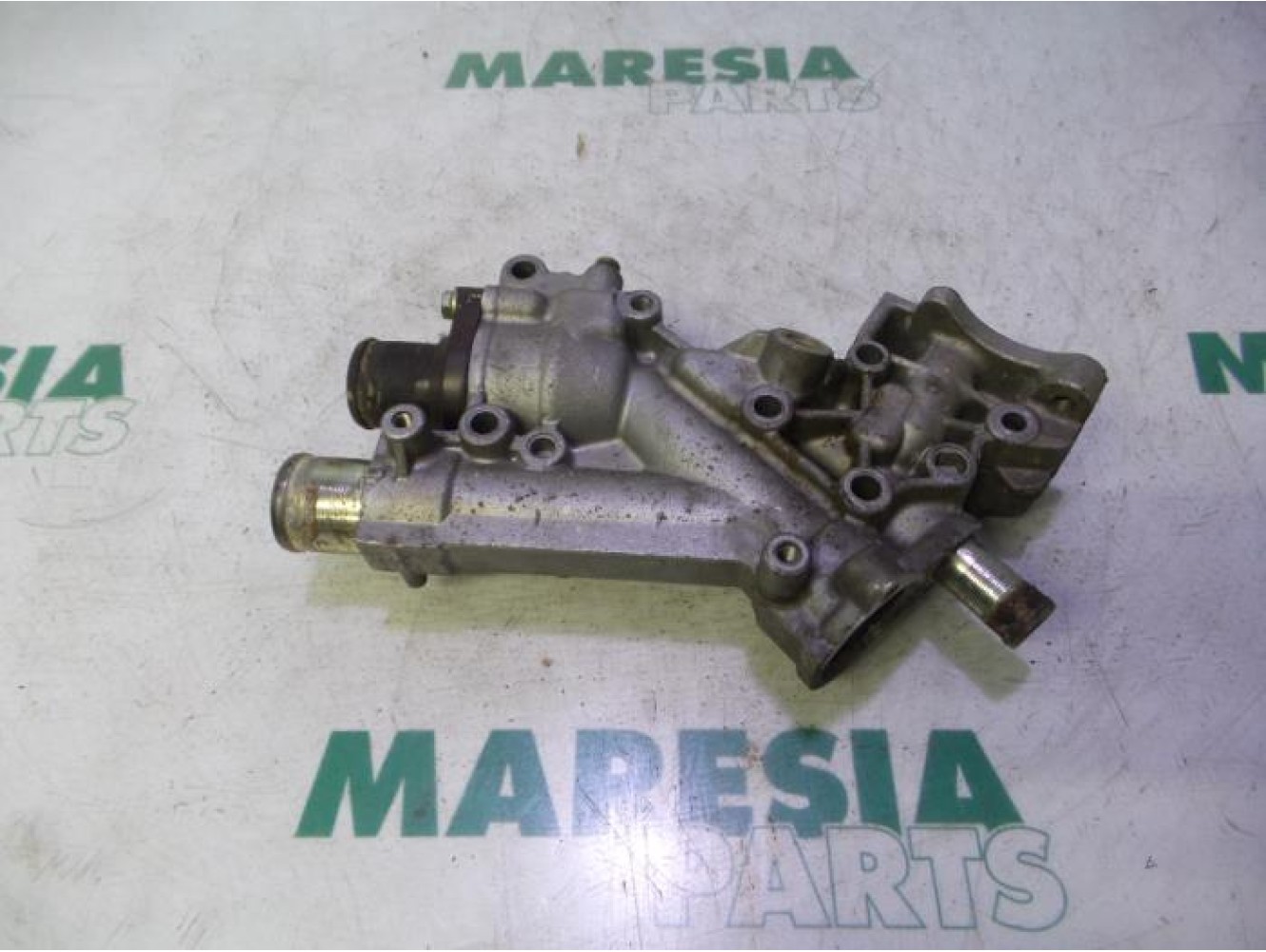 Peugeot - 607 - Boîtier thermostat