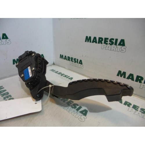 Renault - Laguna - Throttle pedal position sensor