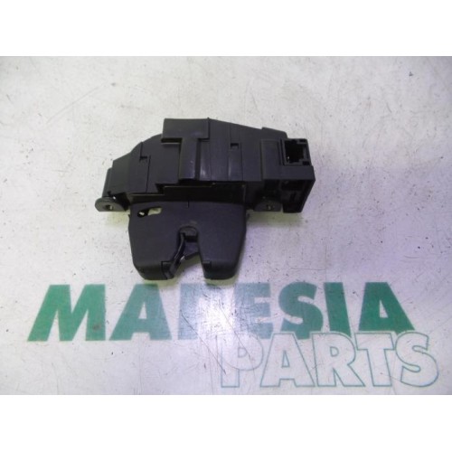 Peugeot - 308 - Tailgate lock mechanism