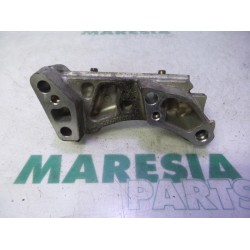 Peugeot - 207 - Engine mount