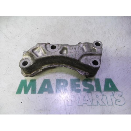 Peugeot - 207 - Engine mount