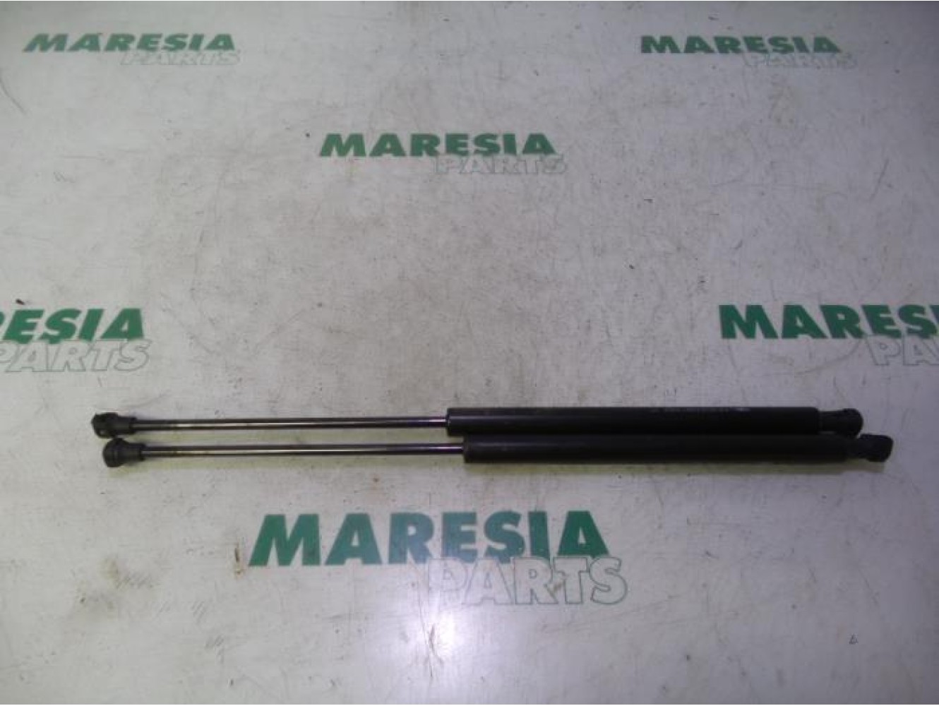 Peugeot - 207 - Set of tailgate gas struts