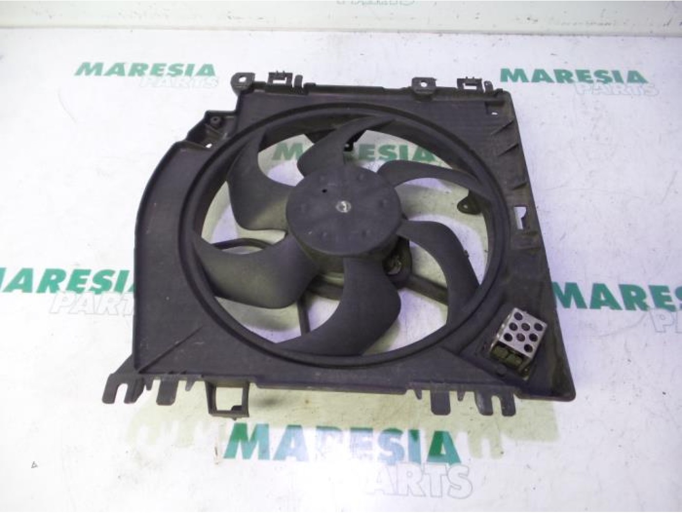 Renault - Clio - Fan motor