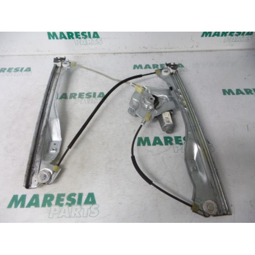 Renault - Clio - Window mechanism 4-door, front right