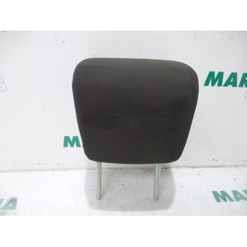 Fiat - Punto - Headrest