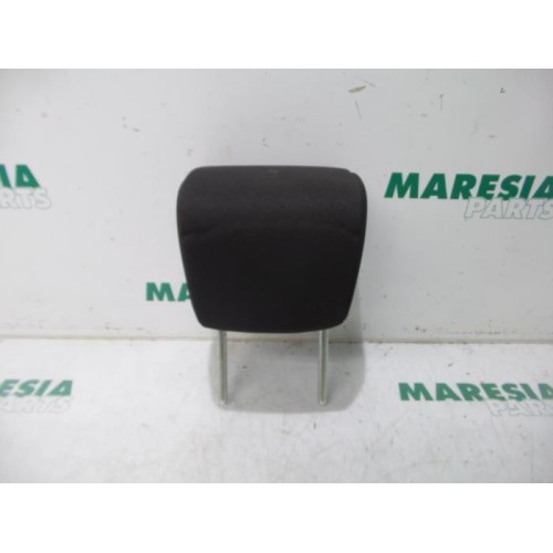 Fiat - Punto - Headrest