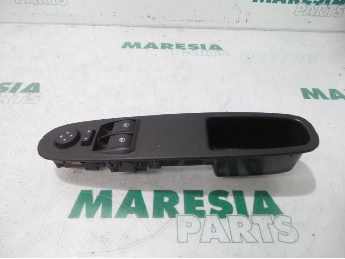 Fiat - Punto - Multi-functional window switch