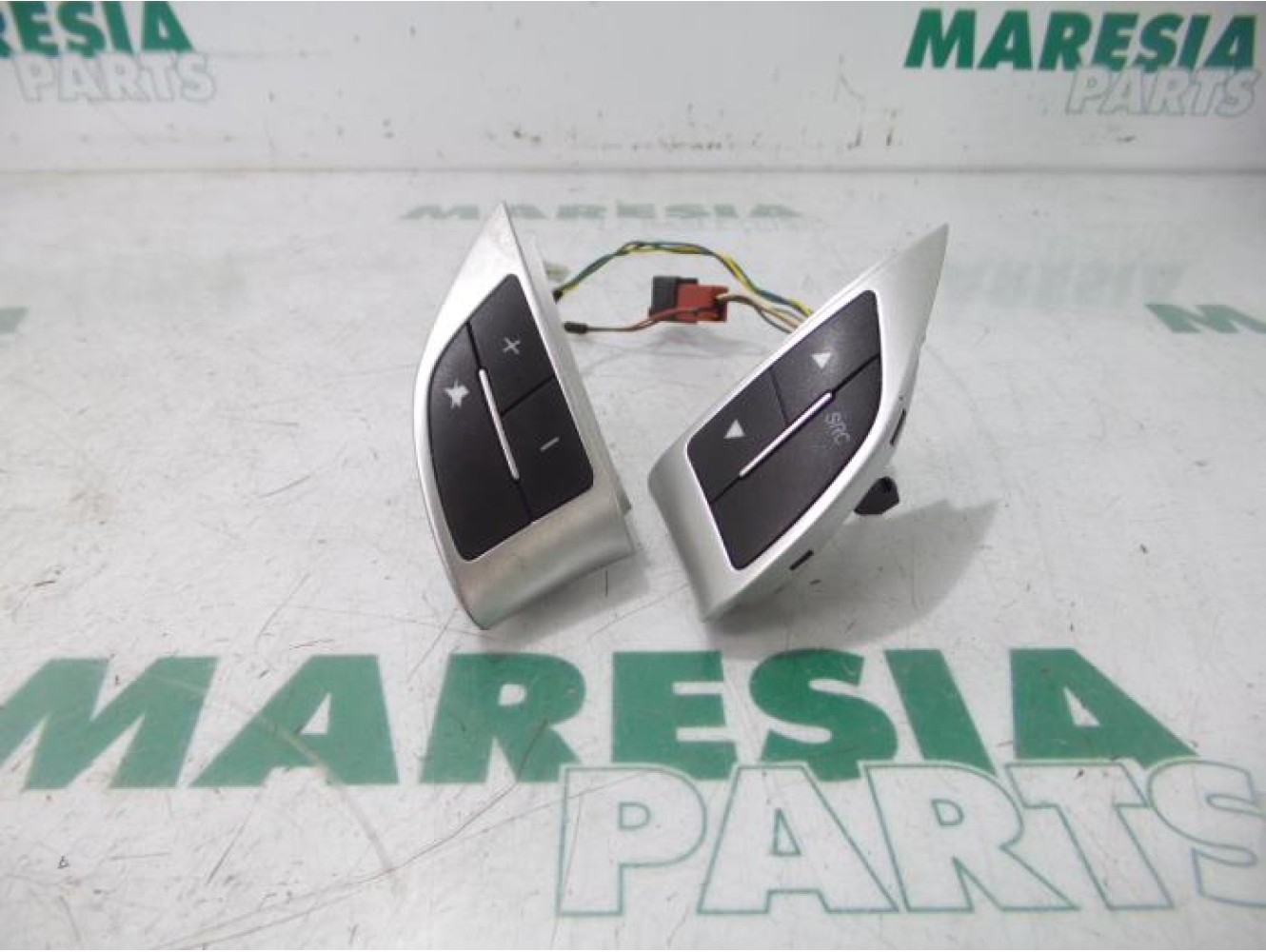Fiat - Punto - Commande radio volant