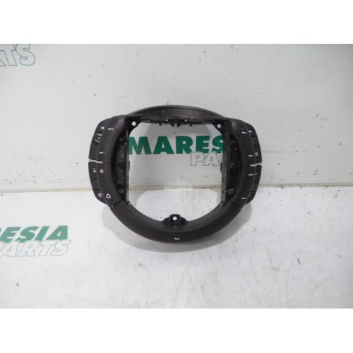 Citroen - C4 Picasso - Steering wheel mounted radio control