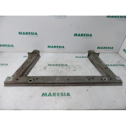 Renault - Megane - Radiator bar