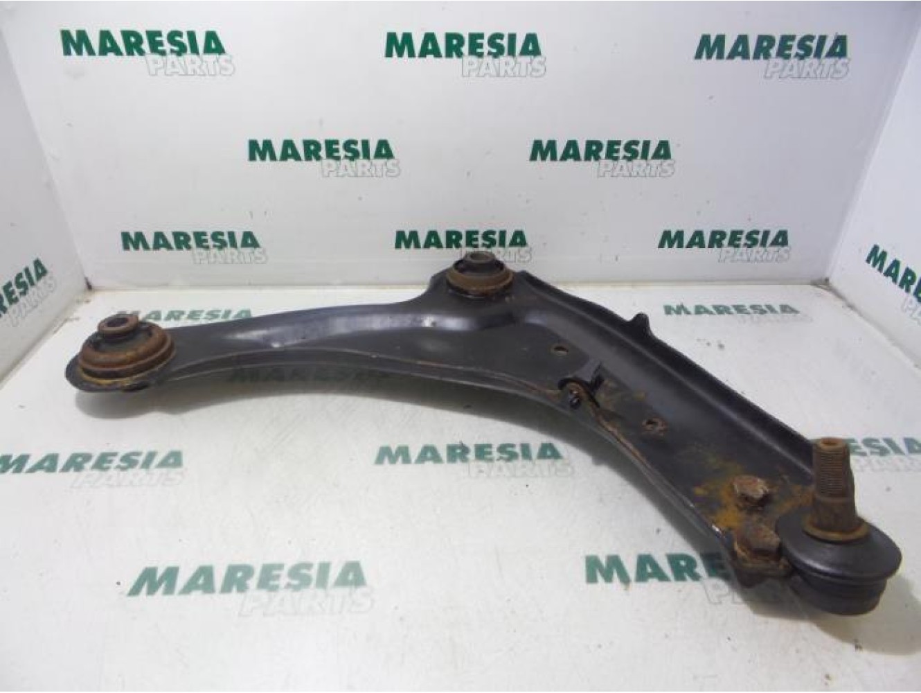 Renault - Laguna - Front lower wishbone, right