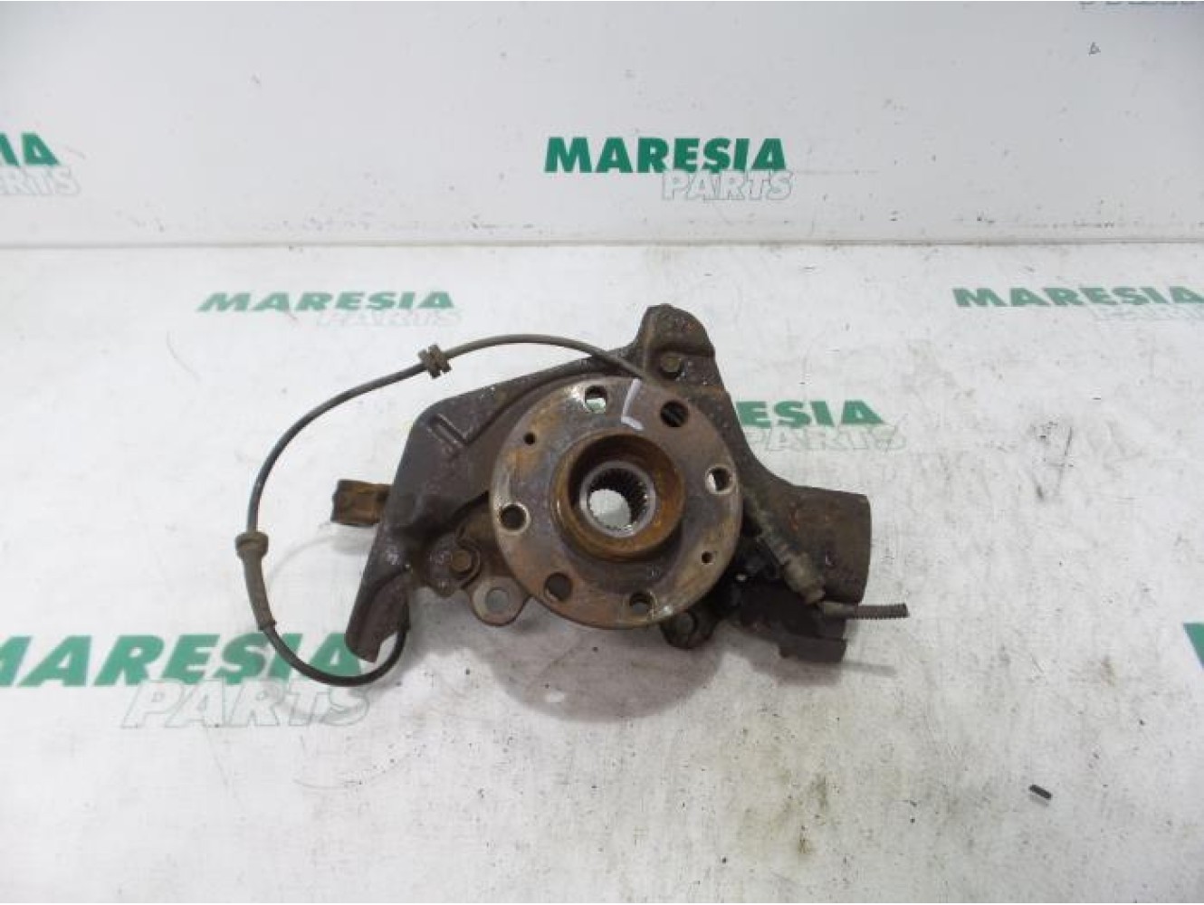 Fiat - Punto - Knuckle, front left