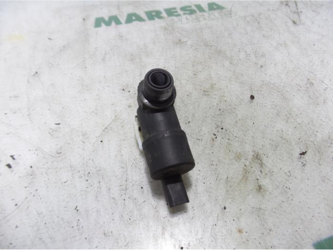Peugeot - 208 - Scheibensprüherpumpe vorne