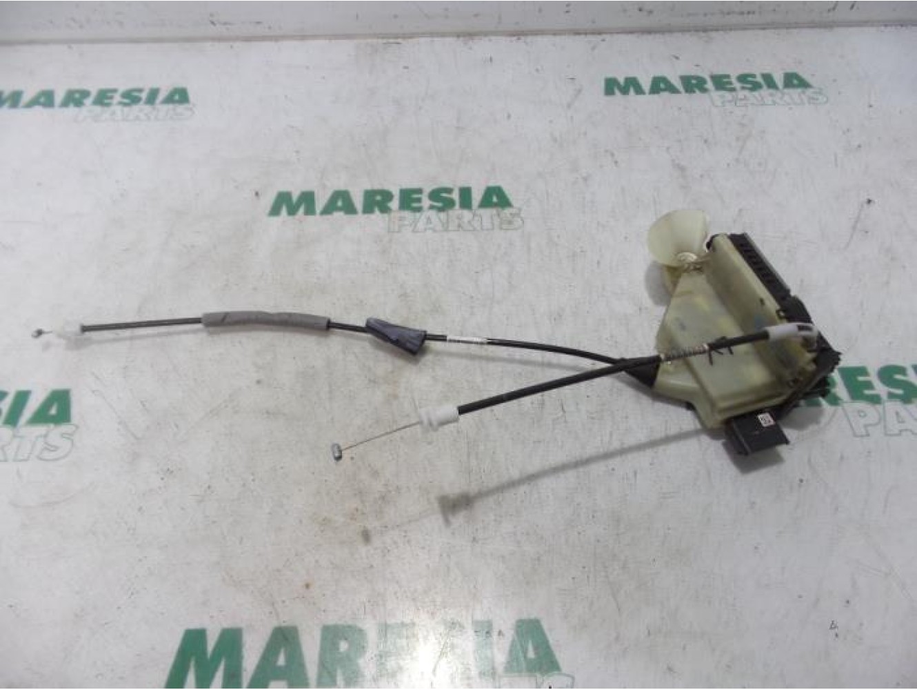 Peugeot - 208 - Door lock mechanism 4-door, front left