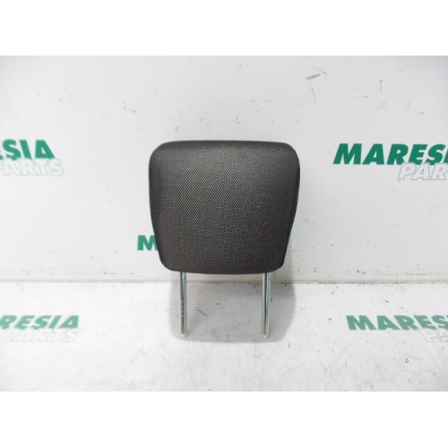 Fiat - Punto - Headrest