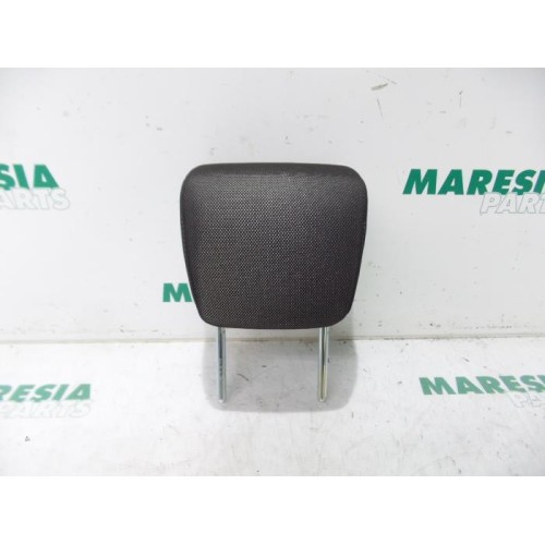 Fiat - Punto - Headrest