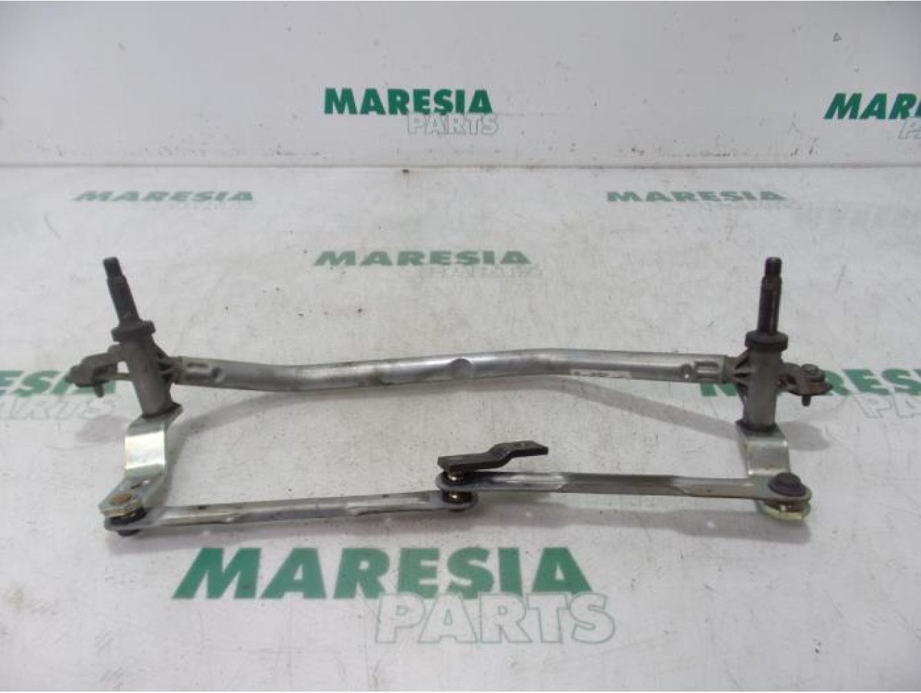 Peugeot - 208 - Wiper mechanism