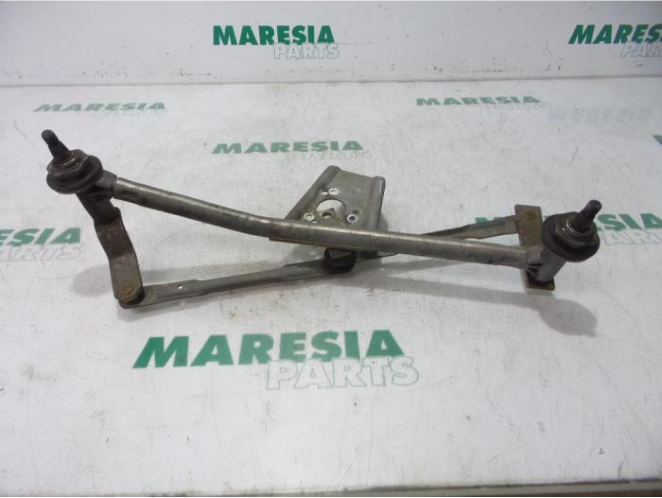 Peugeot - 206 - Wiper mechanism