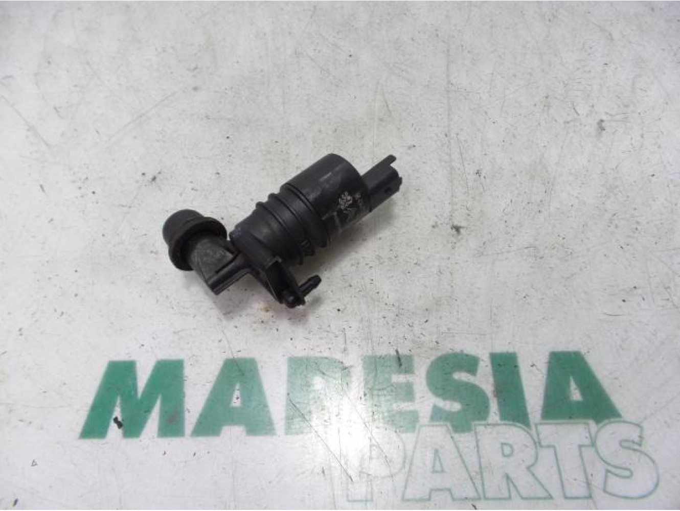 Peugeot - 407 - Scheibensprüherpumpe vorne
