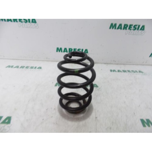 Renault - Clio - Rear coil spring