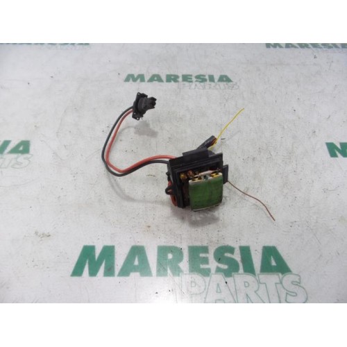Renault - Clio - Heater resistor
