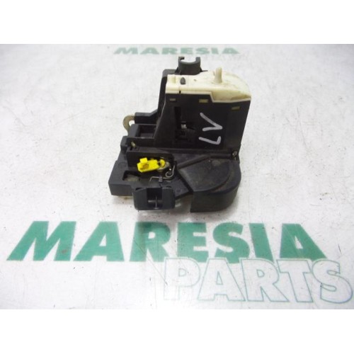 Renault - Clio - Door lock mechanism 2-door, left