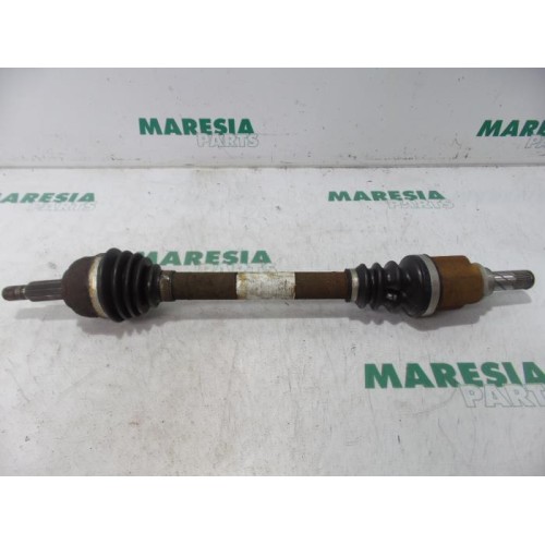 Renault - Megane Scenic - Aandrijfas links-voor