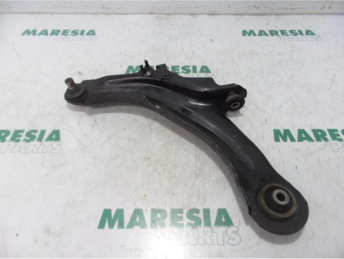 Renault - Megane Scenic - Front lower wishbone, left